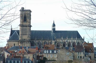 File:Nevers Cathedrale.jpg