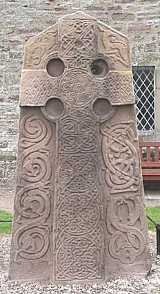 File:Aberlemnokirkyardcropped.jpg