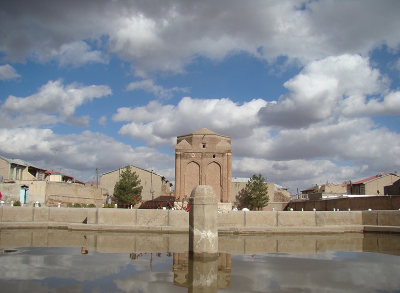 File:Gonbadsorkh3.jpg