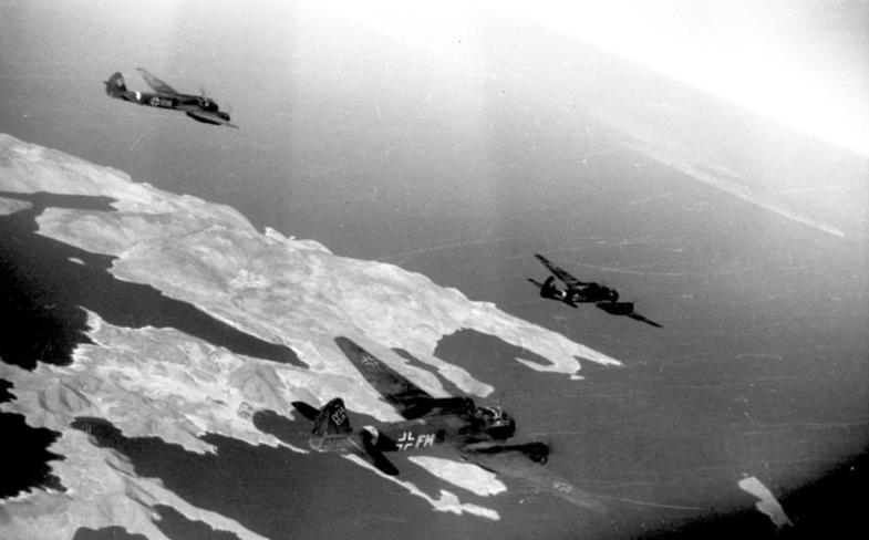 File:Bundesarchiv Bild 101I-528-2374-30, Flugzeuge Junkers Ju 88 über Kreta.jpg