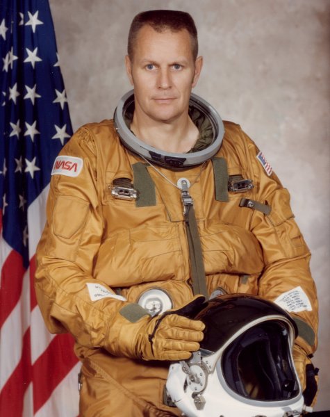 File:Overmyer robert 4.jpg