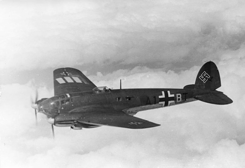 File:Bundesarchiv Bild 101I-343-0694-21, Belgien-Frankreich, Flugzeug Heinkel He 111.jpg