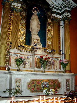 File:Maryaltar2.jpg