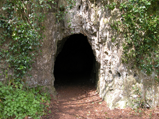 File:The Giant's Cave - geograph.org.uk - 202591.jpg