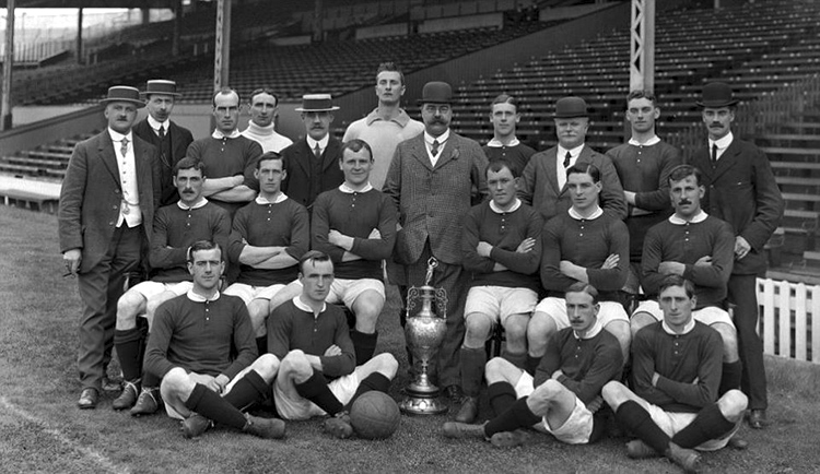 File:Man utd 1910-11.jpg