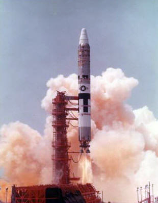 File:Launch Complex 15 launching a Titan II.png