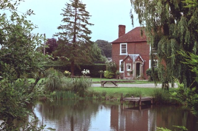 File:Pound Farm, Martyr's Green - geograph.org.uk - 480922.jpg