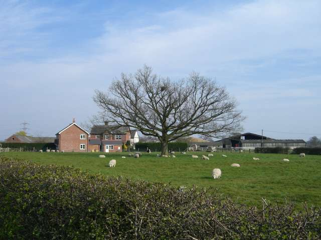 File:Haslington - Clayhanger Hall Farm.jpg