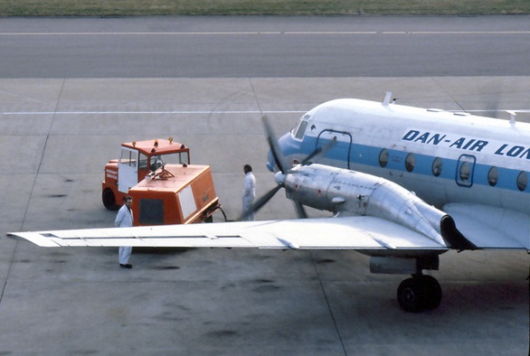 File:Hawker Siddeley HS 748 at Cardiff Airport.jpg