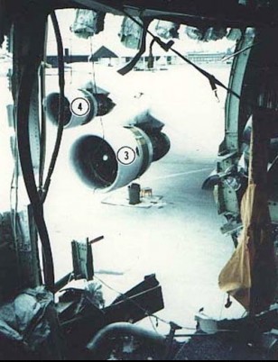 File:United Airlines Flight 811（N4713U） damage2.jpg