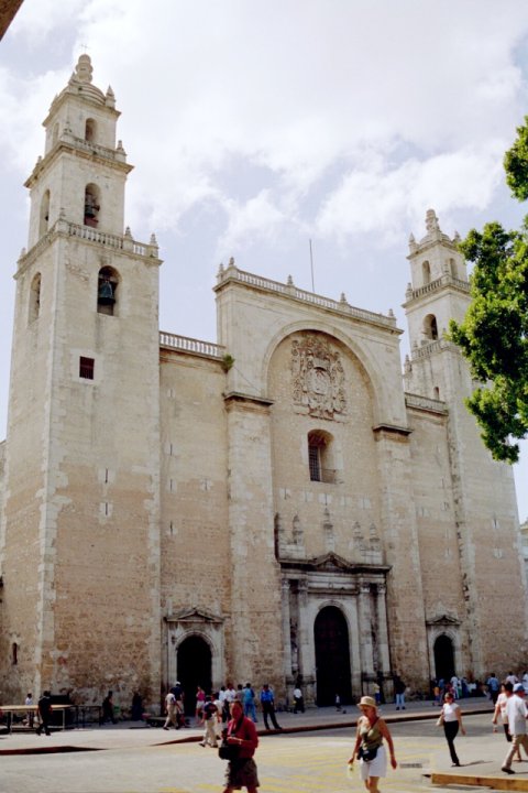 File:Merida-cathedral.jpg