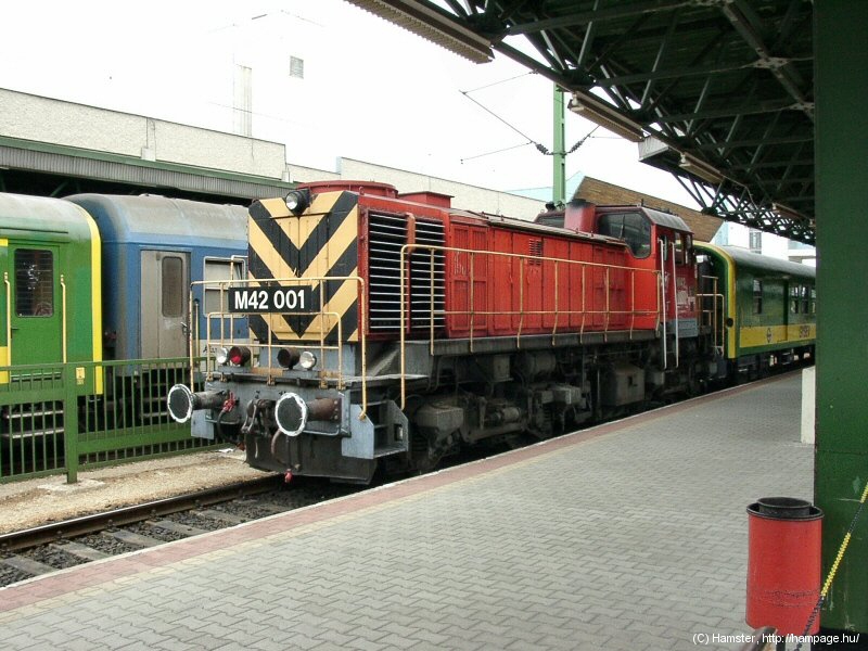 File:M42mozdony.jpg