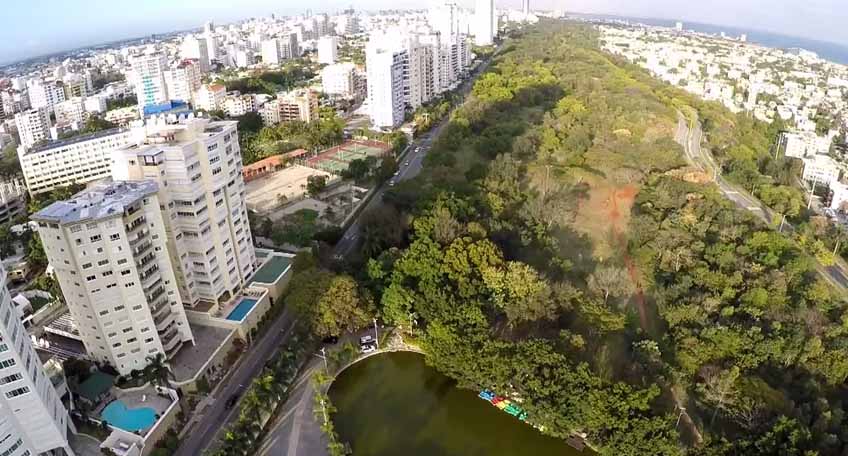 File:Parque Mirador Sur - Santo Domingo.jpg