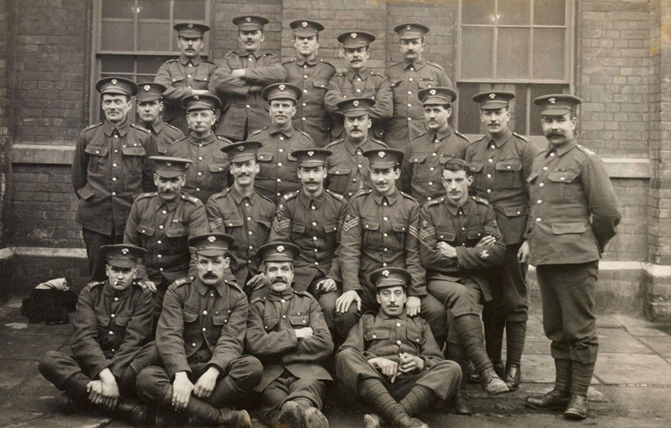 File:4th Battalion, Grenadier Guards 1914.jpg