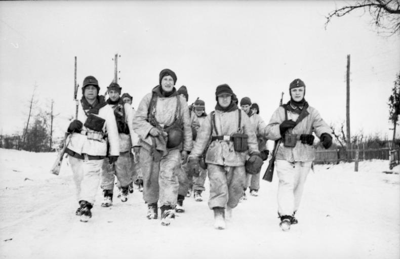 File:Bundesarchiv Bild 101I-277-0847-14, Russland, Soldaten auf Marsch im Schnee.jpg