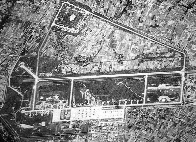 File:Ching Chuan Kang Air Base-Airfield.jpg
