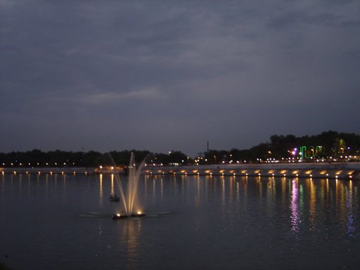 File:Kankaria lake.JPG
