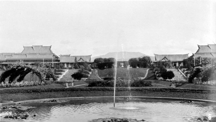 File:COLLECTIE TROPENMUSEUM Technische Hogeschool aan het IJzermanpark te Bandung Java TMnr 10002359.jpg