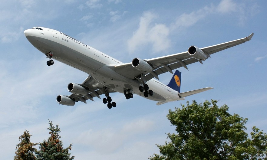 File:D-AIGS Lufthansa Airbus A340.jpg