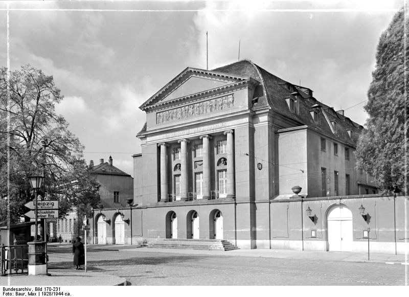File:Bundesarchiv Bild 170-231, Potsdam, Schauspielhaus.jpg