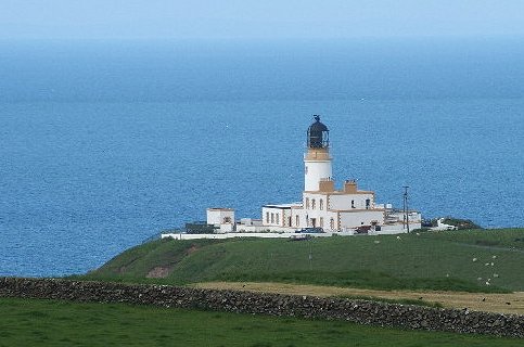 File:Killantringan Lighthouse.jpg