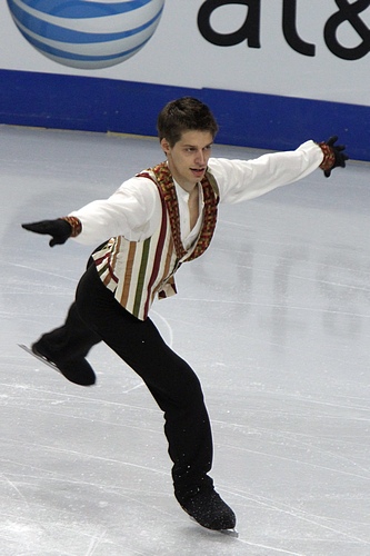 File:2010 Skate America Men - Viktor PFEIFER - 2501a.jpg