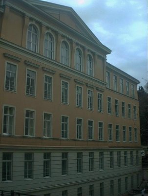File:Liceo Italiano front facade.jpg