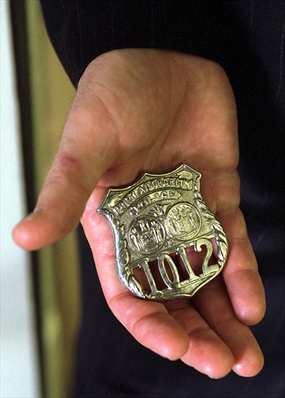 File:Badge 1012.jpg