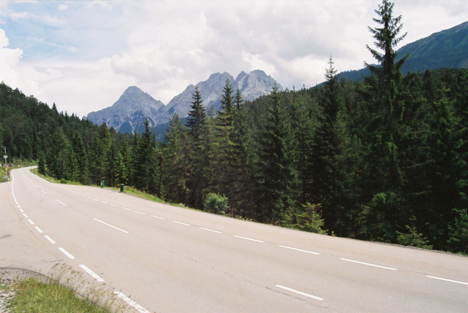 File:Fernpass Passhoehe.jpg