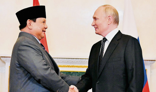File:Prabowo and Putin.png