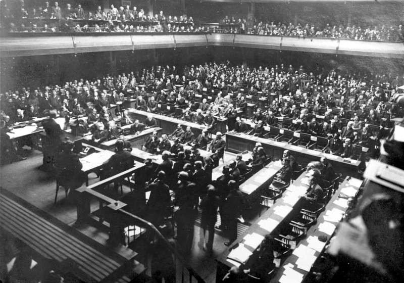File:Bundesarchiv Bild 102-02454, Genf, Schlusssitzung des Völkerbundrates.jpg
