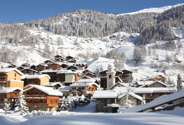 File:Tignes-Les-Brévières, France - 2019.jpg