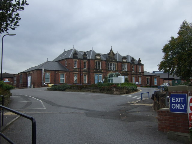 File:Kendray Hospital, Barnsley (geograph 4327191).jpg