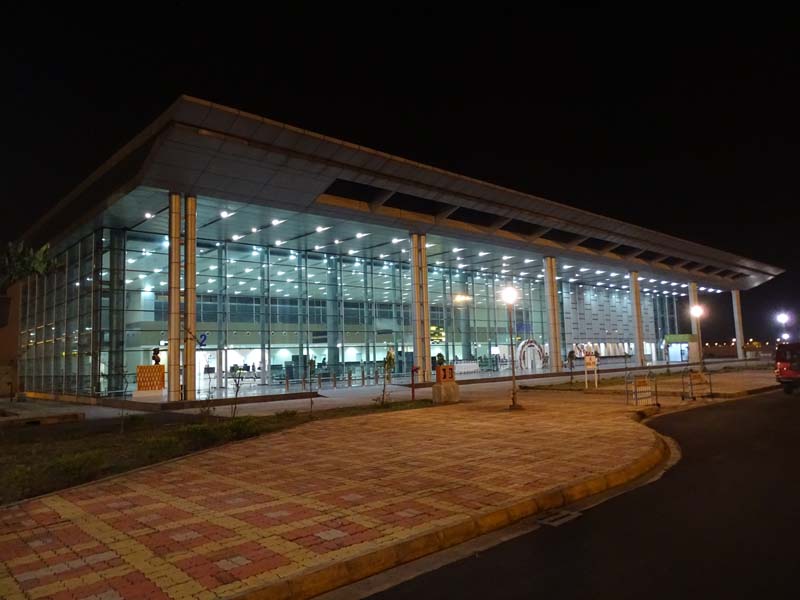 File:The front facade of Kazi Nazrul Islam Airport, Andal, Durgapur.jpg