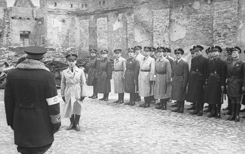 File:Bundesarchiv Bild 101I-134-0792-27, Polen, Ghetto Warschau, Ghettopolizei.jpg