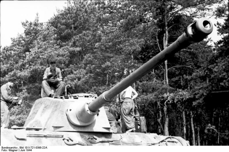 File:Bundesarchiv Bild 101I-721-0398-22A, Frankreich, Panzer VI (Tiger II, Königstiger).jpg
