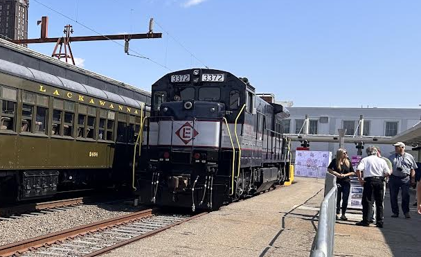 File:Hoboken terminal (GE U34CH).png