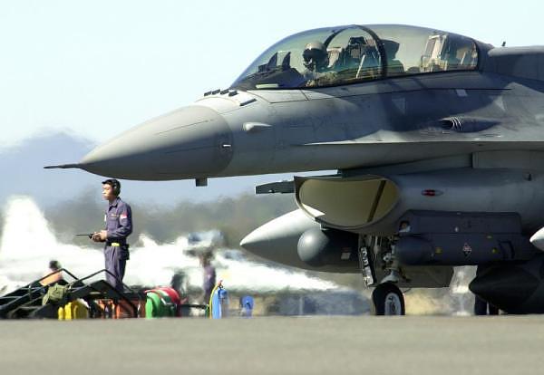 File:RSAF F-16D.jpg