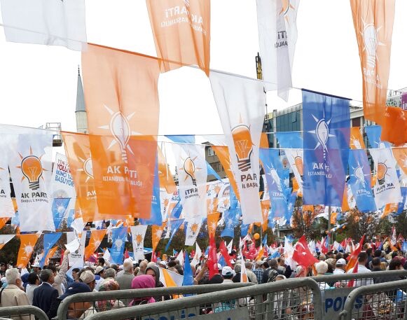 File:AKP election rally crowd 2015 (cropped).jpg