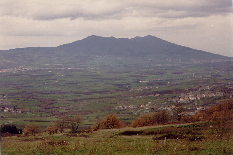 File:Monte vulture 1 in basilicata.jpg