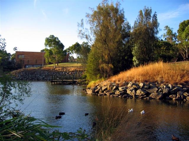 File:Monash University lake.jpg