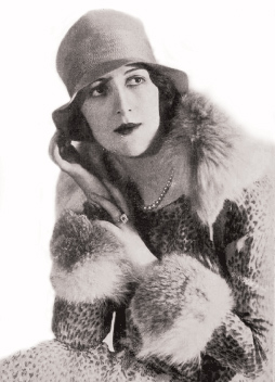File:Sangro-elena 1928.jpg