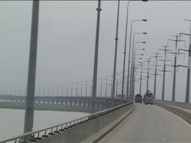 File:Jamuna Bridge 2.JPG