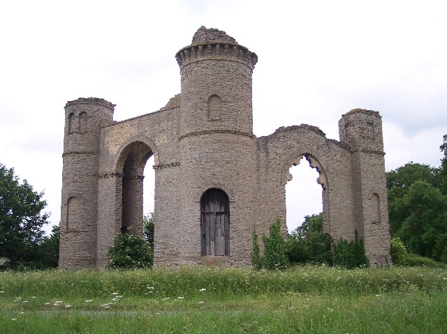 File:Dunstall "Castle" - geograph.org.uk - 15460.jpg