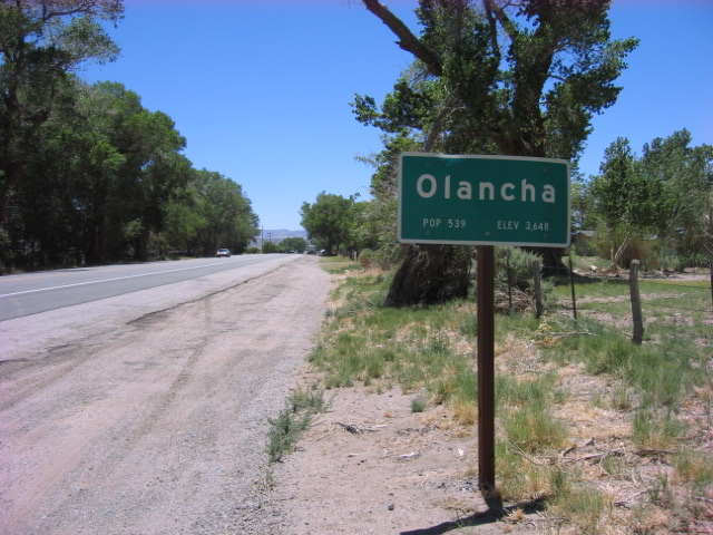 File:Olancha city limit sign along Southbound HWY 395 on June 18 2010.jpg