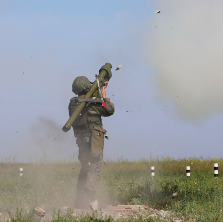 File:Practice shooting from MANPADS (1).png