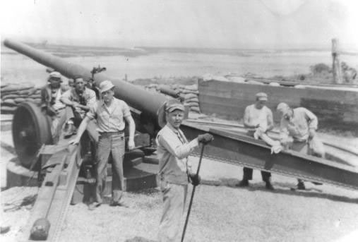 File:Sagamore Hill Gun Crew.jpg