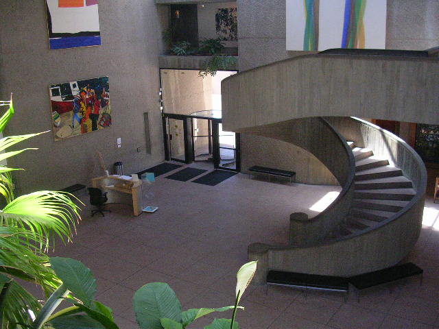 File:Lobby of the Everson Museum.JPG