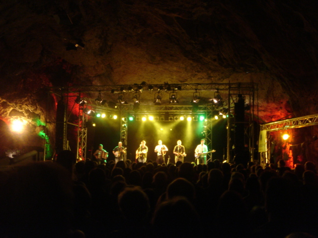 File:Weissmann Irish 2008 total.jpg