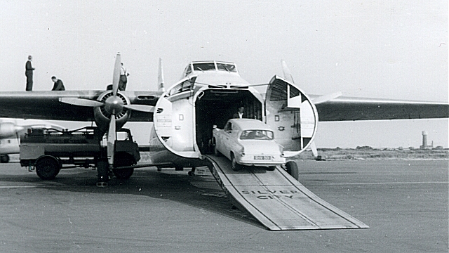 File:Loading a Ford Anglia, 1960 - geograph.org.uk - 1279871.jpg